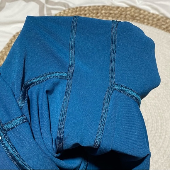 Lululemon Lead The Pack Crop 23" in Nile Blue - Picture 9 of 12